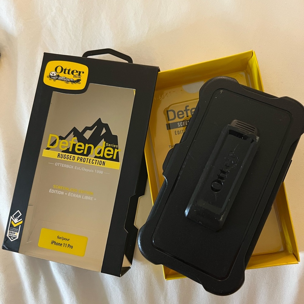 Otter box defender phone case (iPhone 11 pro)